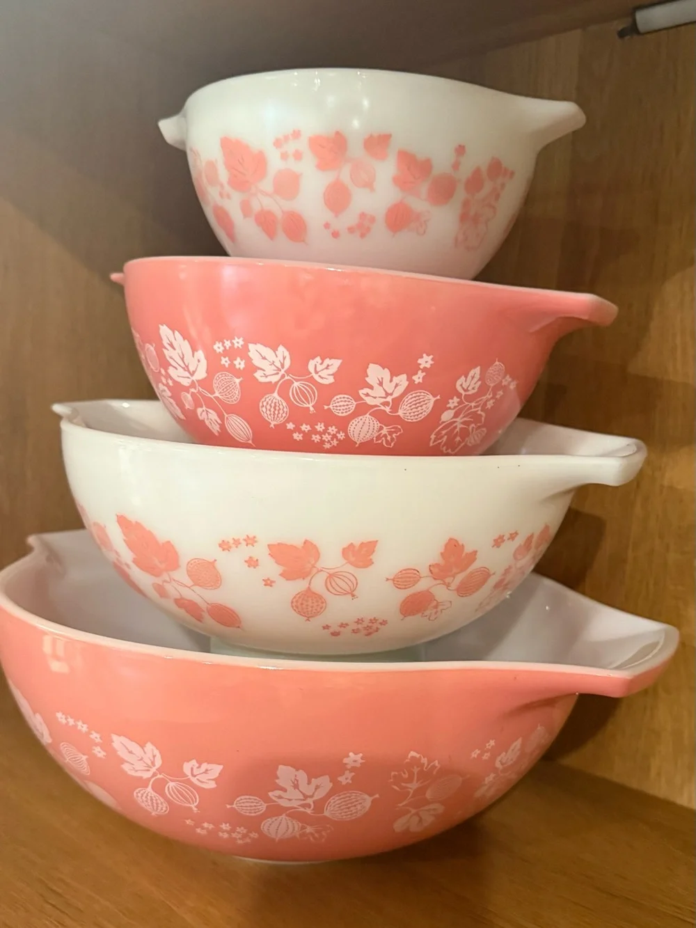 *STUNNING* Pyrex Vintage Pink Gooseberry Mixing Bowl Set 444, 443, 442 & 441